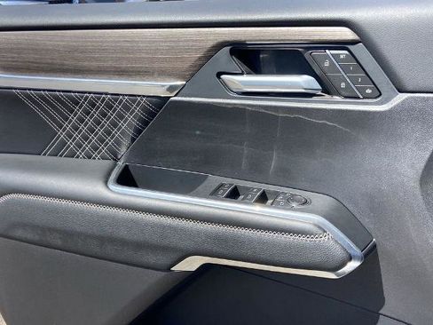 New 2025 GMC Acadia Denali w/ LPO, Floor Liner Package AWD/4WD image 20