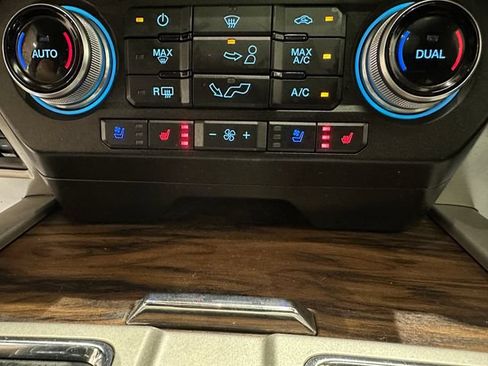 Used 2020 Ford F150 Lariat w/ Equipment Group 502A Luxury AWD/4WD image 15