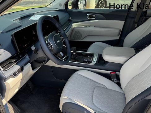 New 2026 Kia Carnival EX image 10