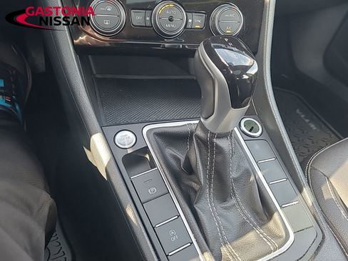 Used 2024 Volkswagen Jetta SE image 42