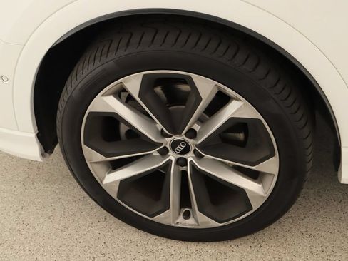 Used 2019 Audi Q3 2.0T Prestige AWD/4WD image 32