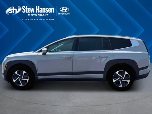 New 2026 Hyundai Ioniq 9 SE image 3