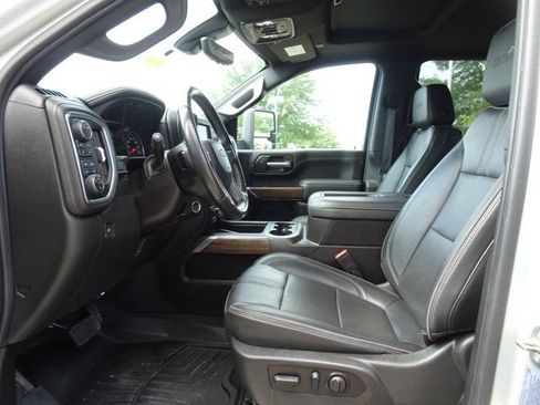 Used 2022 Chevrolet Silverado 2500 High Country w/ Z71 Off-Road Package AWD/4WD image 9