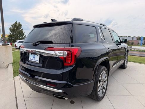 Used 2021 GMC Acadia Denali w/ Denali Technology Package FWD image 9