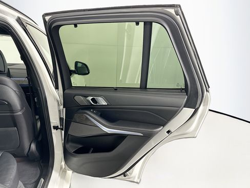 Used 2020 BMW X5 M50i w/ Executive Package image 32