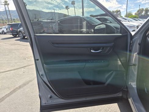Used 2023 Honda CR-V EX image 10