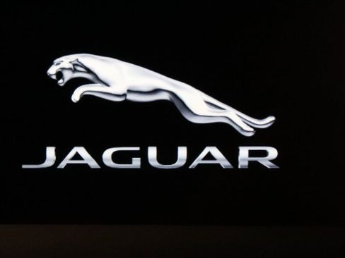 Used 2021 Jaguar F-TYPE R-Dynamic image 12