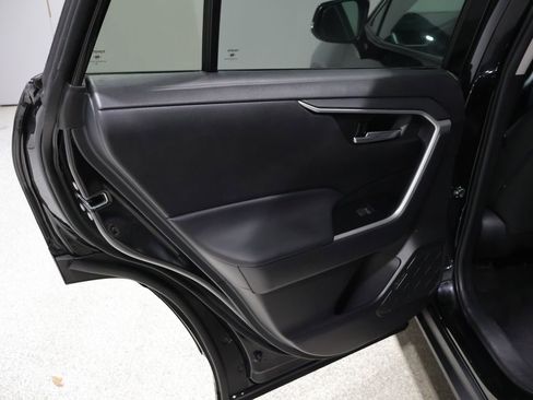 Used 2025 Toyota RAV4 XLE image 12