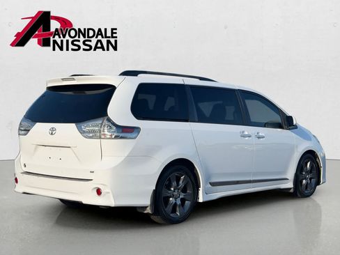 Used 2015 Toyota Sienna SE Premium FWD image 6