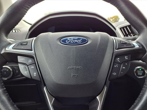 Used 2024 Ford Edge SEL image 16