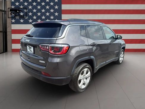 Used 2019 Jeep Compass Latitude AWD/4WD image 4