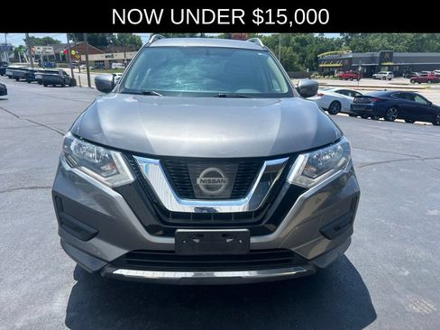 Used 2017 Nissan Rogue SV AWD/4WD image 2