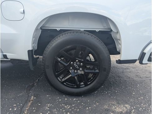 Used 2024 Chevrolet Silverado 1500 Custom w/ Rally Edition AWD/4WD image 9