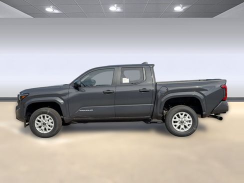 Used 2025 Toyota Tacoma SR5 AWD/4WD image 2
