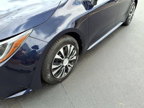 Certified 2021 Toyota Corolla LE FWD image 4