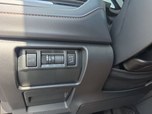 Used 2025 Subaru Forester Touring AWD/4WD image 25