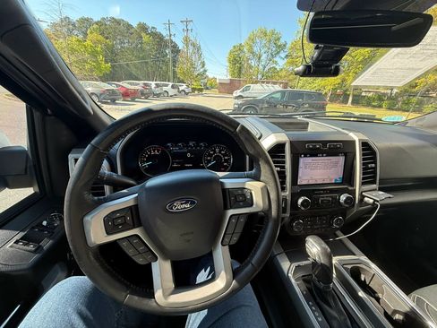 Used 2019 Ford F150 Lariat AWD/4WD image 13