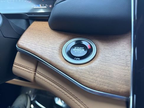 Used 2025 Jeep Grand Cherokee L Summit image 26