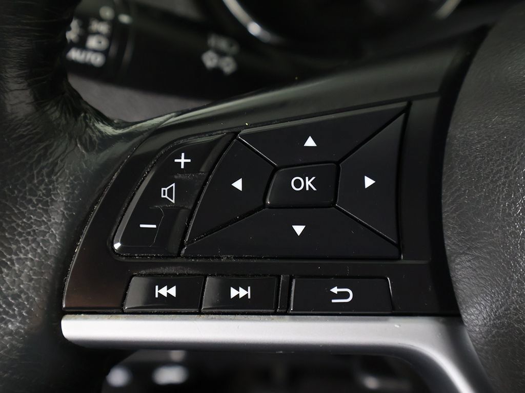 Used 2017 Nissan Rogue SV AWD/4WD image 43