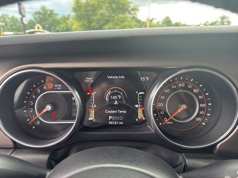 Used 2018 Jeep Wrangler Unlimited Sport S AWD/4WD image 18