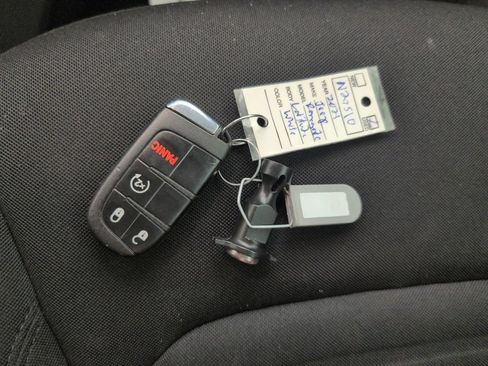 Used 2021 Jeep Renegade Latitude FWD image 40