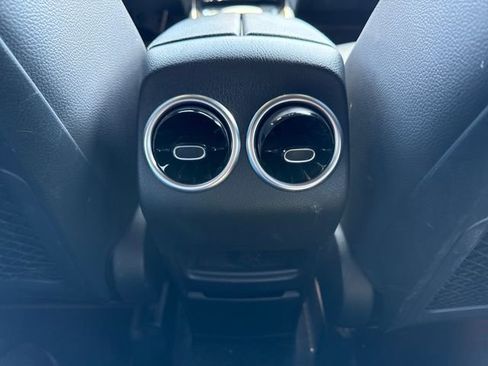 Used 2021 Mercedes-Benz GLA 250 4MATIC image 18