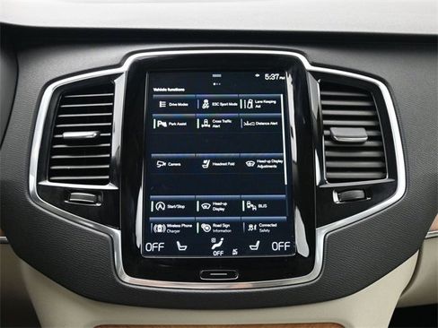 Used 2022 Volvo XC90 T6 Momentum w/ Advanced Package image 18