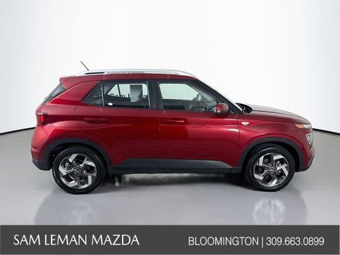 Used 2024 Hyundai Venue Limited FWD image 8