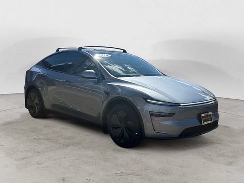 Used 2026 Tesla Model Y AWD image 3