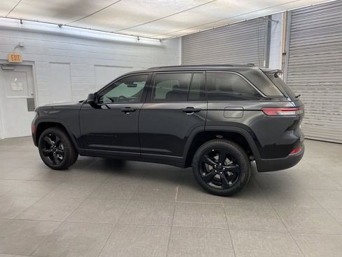 New 2026 Jeep Grand Cherokee Limited w/ Limited Altitude Package AWD/4WD image 5