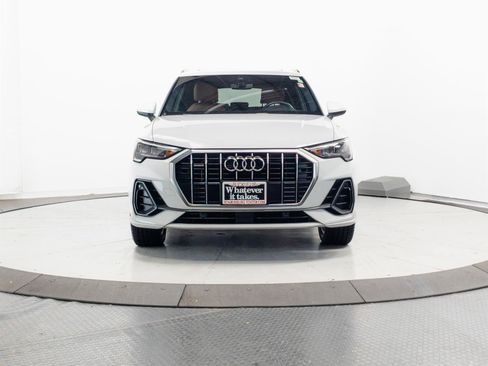 Used 2020 Audi Q3 2.0T Premium w/ Convenience Package AWD/4WD image 2