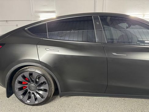 Used 2024 Tesla Model Y Performance AWD/4WD image 7