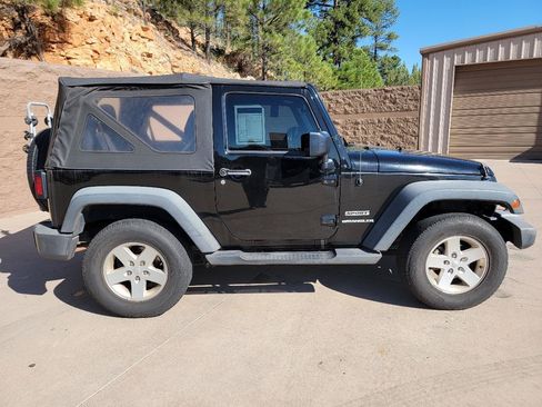 Used 2017 Jeep Wrangler Sport w/ Quick Order Package 24S AWD/4WD image 4