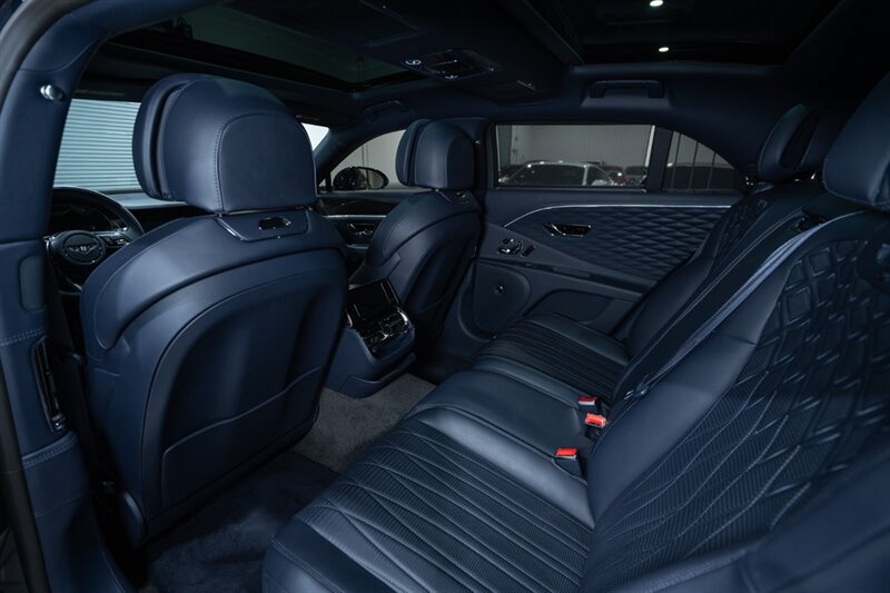 Used 2022 Bentley Flying Spur W12 AWD/4WD image 28