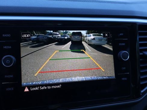 Certified 2023 Volkswagen Atlas SE image 25