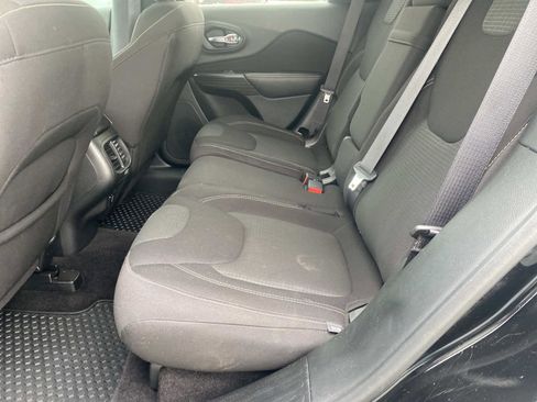 Used 2017 Jeep Cherokee Latitude w/ Safety/Convenience Group image 14