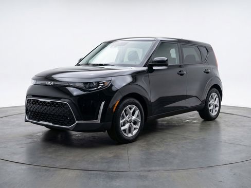 Used 2025 Kia Soul LX w/ LX Technology Package FWD image 3