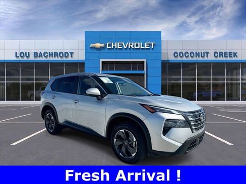 Used 2024 Nissan Rogue SV image 1