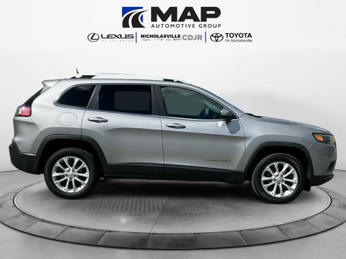 Used 2019 Jeep Cherokee Latitude w/ Popular Appearance Group AWD/4WD image 6