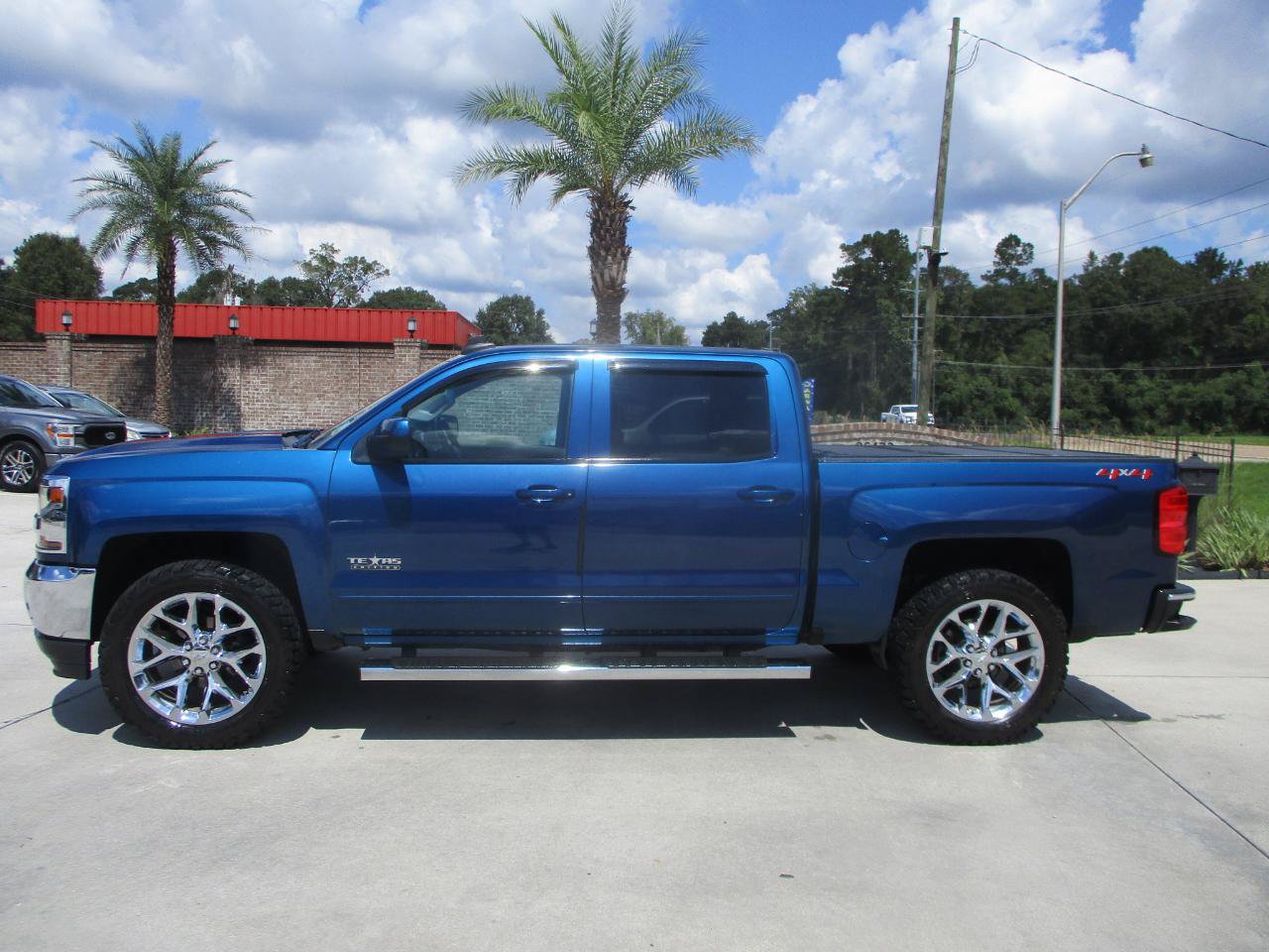 Used 2018 Chevrolet Silverado 1500 LT w/ Texas Edition AWD/4WD image 30