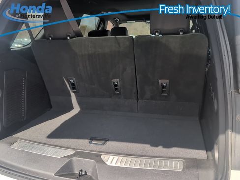 Used 2023 Chevrolet Tahoe Premier w/ Premium Package AWD/4WD image 14