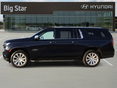 Used 2024 Chevrolet Suburban Premier w/ Premium Package 2 image 2