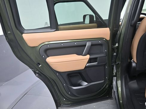 New 2026 Land Rover Defender 110 X-Dynamic SE AWD/4WD image 19