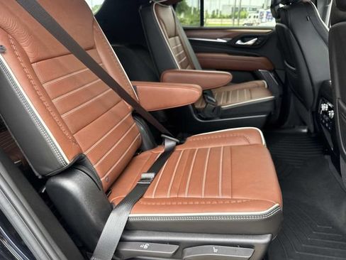 Used 2024 GMC Yukon Denali Ultimate w/ LPO, Floor Liner Package AWD/4WD image 11