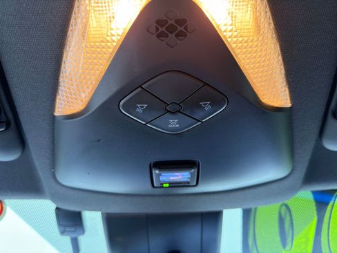 Used 2021 Toyota C-HR XLE image 23