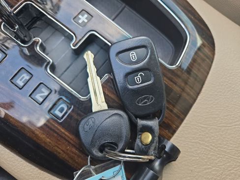 Used 2012 Hyundai Santa Fe Limited FWD image 33