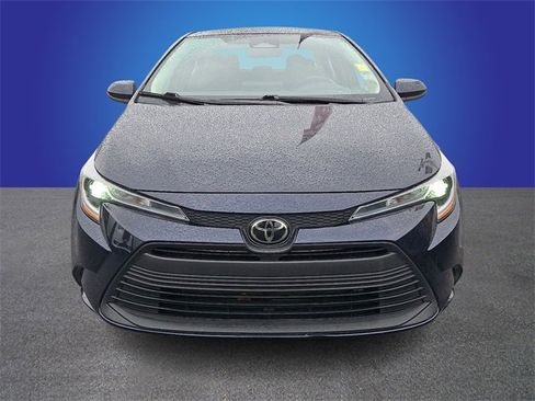 Used 2024 Toyota Corolla LE image 2