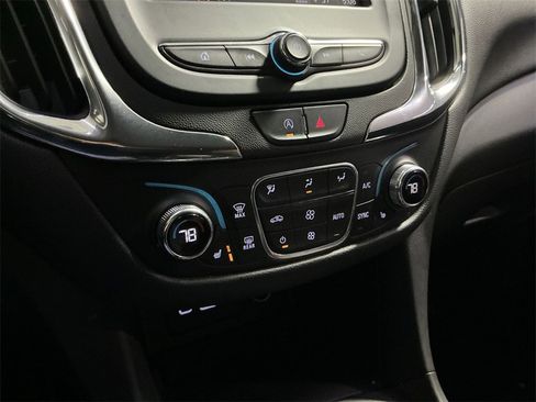 Used 2023 Chevrolet Equinox LT image 29