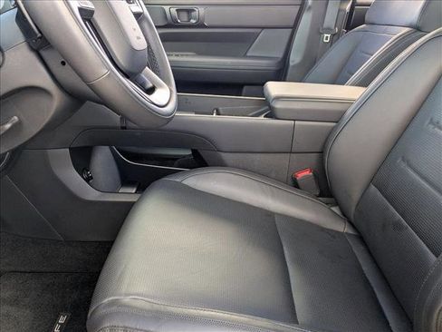 Used 2025 Hyundai Santa Fe Calligraphy w/ Tow & Go Package image 16