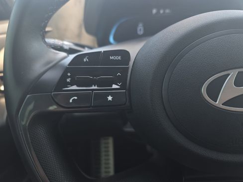 Used 2025 Hyundai Elantra Sport FWD image 16